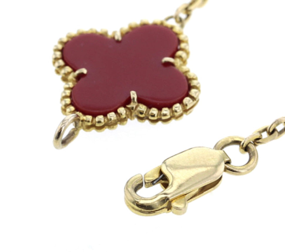 Bezauberndes Glücksarmband